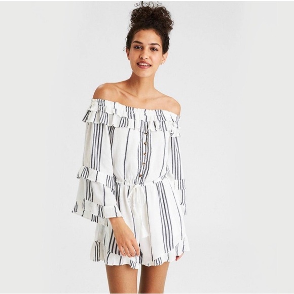 American Eagle Outfitters Pants - American Eagle XS Striped Ruffle Romper EUC Navy & White